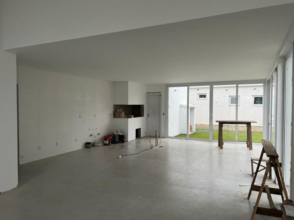 Imagem Casa com 4 Quartos à Venda, 200 m² em Centro - Capao Da Canoa Imagem Casa com 4 Quartos à Venda, 200 m² em Centro - Capao Da Canoa