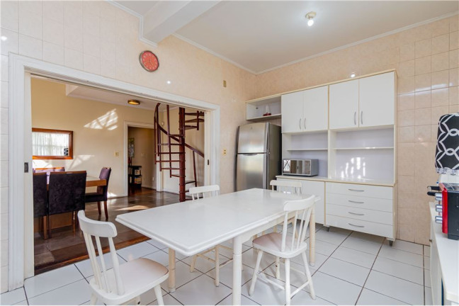 Imagem Casa com 4 Quartos à Venda, 360 m² em Menino Deus - Porto Alegre Imagem Casa com 4 Quartos à Venda, 360 m² em Menino Deus - Porto Alegre
