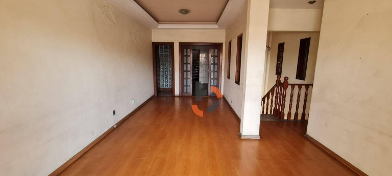 Imagem Casa com 4 Quartos à Venda, 452 m² em Cerâmica - Nova Iguaçu