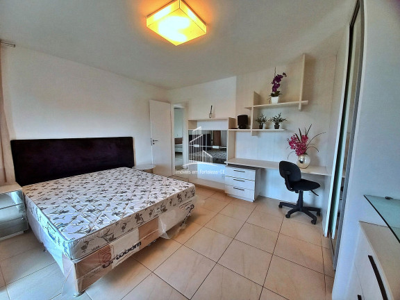 Imagem Casa com 3 Quartos à Venda, 181 m² em Edson Queiroz - Fortaleza Imagem Casa com 3 Quartos à Venda, 181 m² em Edson Queiroz - Fortaleza