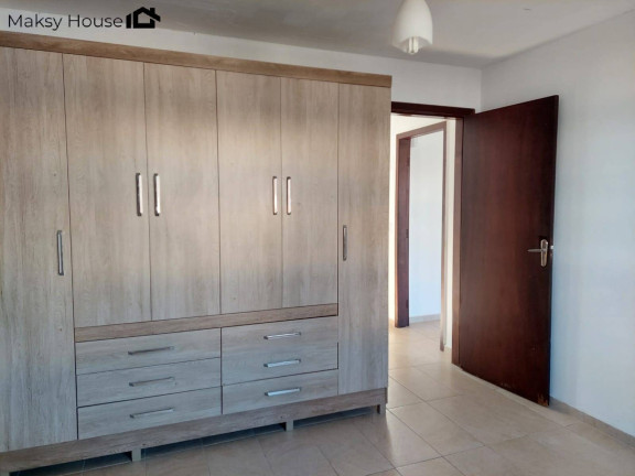 Imagem Casa com 3 Quartos à Venda, em Boqueirão - Curitiba Imagem Casa com 3 Quartos à Venda, em Boqueirão - Curitiba