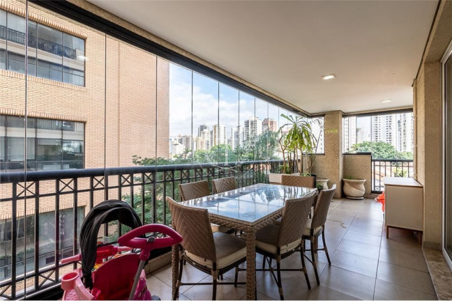 Imagem Apartamento com 3 Quartos à Venda, 180 m² em Vila Nova Conceição - São Paulo Imagem Apartamento com 3 Quartos à Venda, 180 m² em Vila Nova Conceição - São Paulo