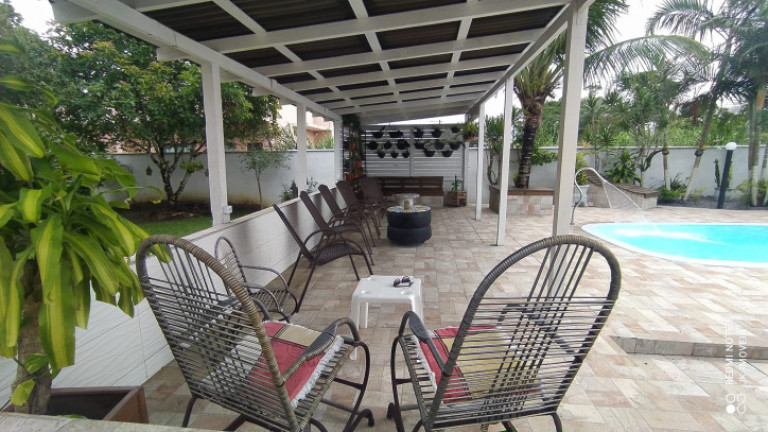 Imagem Sobrado com 4 Quartos para Temporada, 350 m² em Balneário Mariluz - Itapoá Imagem Sobrado com 4 Quartos para Temporada, 350 m² em Balneário Mariluz - Itapoá