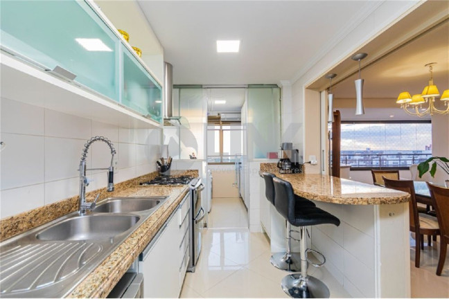 Imagem Apartamento com 3 Quartos à Venda, 126 m² em Menino Deus - Porto Alegre Imagem Apartamento com 3 Quartos à Venda, 126 m² em Menino Deus - Porto Alegre