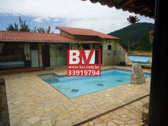 Imagem Casa com 4 Quartos à Venda, 140 m² em Centro - Miguel Pereira