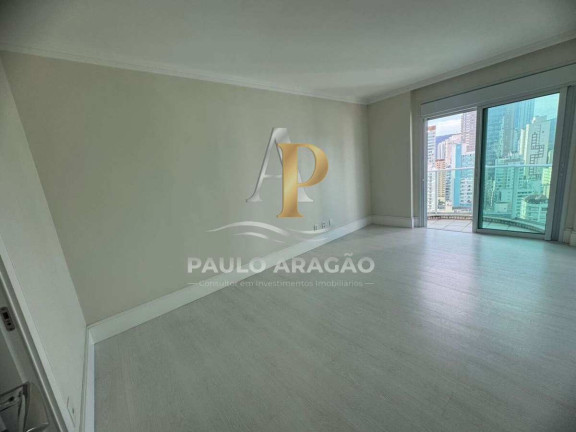 Imagem Apartamento com 4 Quartos à Venda, 233 m² em Centro - Balneário Camboriú Imagem Apartamento com 4 Quartos à Venda, 233 m² em Centro - Balneário Camboriú