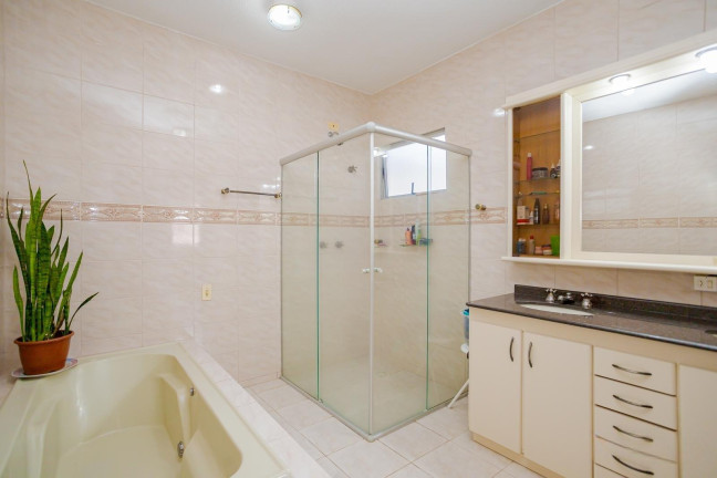 Imagem Casa com 4 Quartos à Venda, 252 m² em Seminário - Curitiba Imagem Casa com 4 Quartos à Venda, 252 m² em Seminário - Curitiba