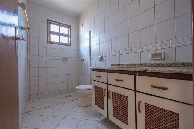 Imagem Casa com 6 Quartos à Venda, em Córrego Grande - Florianópolis Imagem Casa com 6 Quartos à Venda, em Córrego Grande - Florianópolis