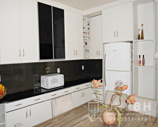 Imagem Casa com 4 Quartos à Venda, 189 m² em Heliópolis - Belo Horizonte Imagem Casa com 4 Quartos à Venda, 189 m² em Heliópolis - Belo Horizonte