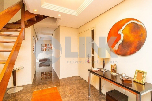 Imagem Imóvel com 4 Quartos à Venda, 290 m² em Jardim Lindóia - Porto Alegre Imagem Imóvel com 4 Quartos à Venda, 290 m² em Jardim Lindóia - Porto Alegre