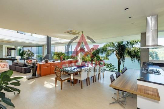 Imagem Casa com 6 Quartos à Venda, 1.100 m² em Praia Vermelha - Ubatuba Imagem Casa com 6 Quartos à Venda, 1.100 m² em Praia Vermelha - Ubatuba