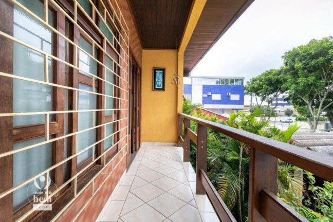 Imagem Sobrado com 4 Quartos à Venda, 398 m² em Bacacheri - Curitiba
