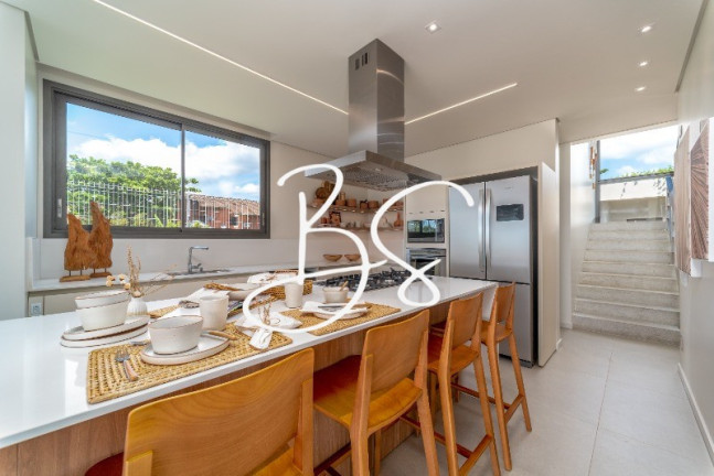 Imagem Casa com 5 Quartos à Venda, 1.385 m² em Praia Do Estaleiro - Balneário Camboriú Imagem Casa com 5 Quartos à Venda, 1.385 m² em Praia Do Estaleiro - Balneário Camboriú