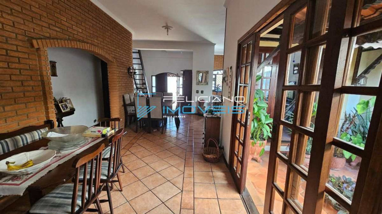Imagem Apartamento com 3 Quartos à Venda, 165 m² em Canto Do Forte - Praia Grande Imagem Apartamento com 3 Quartos à Venda, 165 m² em Canto Do Forte - Praia Grande
