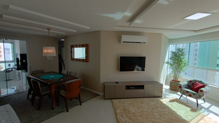 Imagem Apartamento com 4 Quartos à Venda, 218 m² em Barra Sul - Balneário Camboriú Imagem Apartamento com 4 Quartos à Venda, 218 m² em Barra Sul - Balneário Camboriú