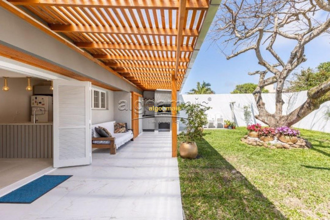 Imagem Casa com 5 Quartos à Venda, 220 m² em Atlântida - Xangri-lá