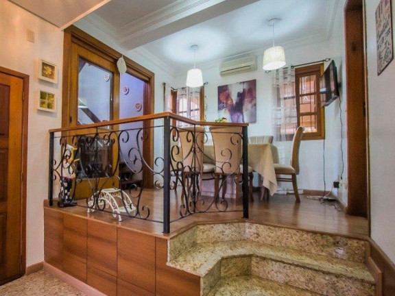 Imagem Casa com 3 Quartos à Venda, 166 m² em Jardim Itu - Porto Alegre