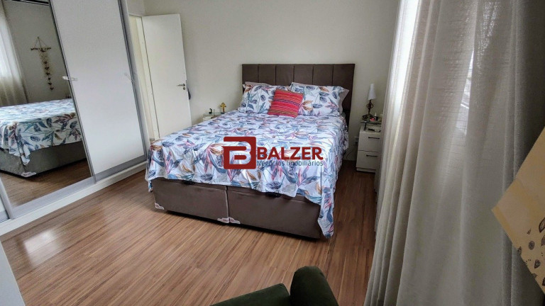 Imagem Casa com 3 Quartos à Venda, 115 m² em Centro - Florianópolis Imagem Casa com 3 Quartos à Venda, 115 m² em Centro - Florianópolis