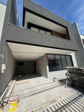 Sobrado com 3 Quartos à Venda, 173 m² em Centro - São José Dos Pinhais