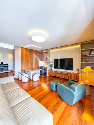 Imagem Imóvel com 3 Quartos à Venda, 195 m² em Auxiliadora - Porto Alegre Imagem Imóvel com 3 Quartos à Venda, 195 m² em Auxiliadora - Porto Alegre
