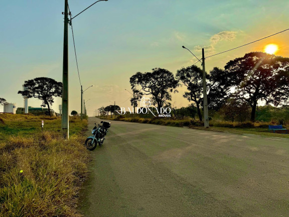 Imagem Terreno à Venda, 300 m² em Centro - Extrema Imagem Terreno à Venda, 300 m² em Centro - Extrema