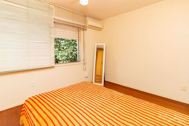 Imagem Imóvel com 2 Quartos à Venda, em Petrópolis - Porto Alegre Imagem Imóvel com 2 Quartos à Venda, em Petrópolis - Porto Alegre