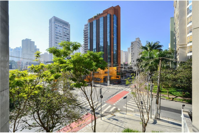 Imagem Imóvel com 1 Quarto à Venda, em Moema - São Paulo Imagem Imóvel com 1 Quarto à Venda, em Moema - São Paulo