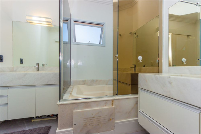 Imagem Casa com 4 Quartos à Venda, 169 m²
