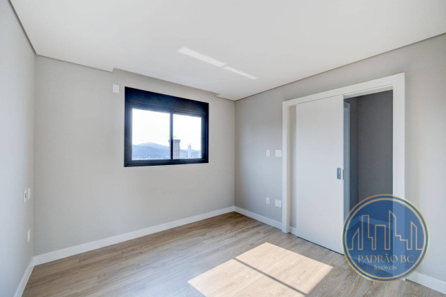 Imagem Apartamento com 4 Quartos à Venda, 135 m² em Centro - Balneário Camboriú