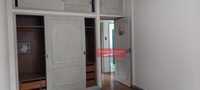 Imagem Apartamento com 3 Quartos à Venda, em Centro - Petrópolis Imagem Apartamento com 3 Quartos à Venda, em Centro - Petrópolis
