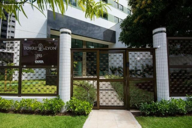 Imagem Apartamento com 3 Quartos à Venda, 80 m² em Casa Amarela - Recife