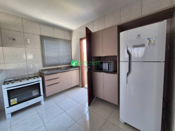 Imagem Casa com 2 Quartos à Venda, 200 m² Imagem Casa com 2 Quartos à Venda, 200 m²