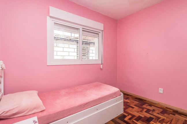 Imagem Imóvel com 4 Quartos à Venda, em Santa Tereza - Porto Alegre Imagem Imóvel com 4 Quartos à Venda, em Santa Tereza - Porto Alegre