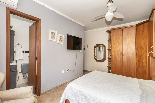 Imagem Casa com 4 Quartos à Venda,  em Três Figueiras - Porto Alegre