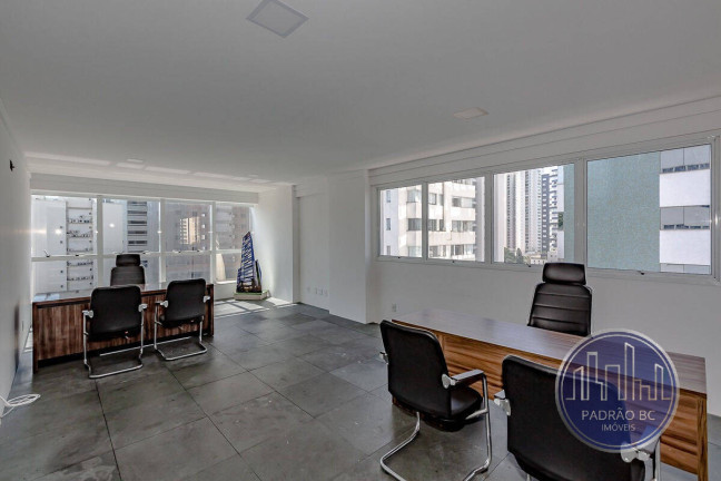 Imagem Sala Comercial à Venda, 43 m² em Pioneiros - Balneário Camboriú Imagem Sala Comercial à Venda, 43 m² em Pioneiros - Balneário Camboriú