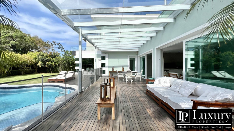 Imagem Casa com 7 Quartos à Venda, em Jurerê Internacional - Florianópolis Imagem Casa com 7 Quartos à Venda, em Jurerê Internacional - Florianópolis