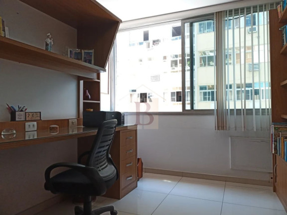 Imagem Imóvel com 4 Quartos à Venda, 243 m² em Icaraí - Niterói