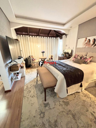 Imagem Casa com 5 Quartos à Venda, 290 m² em Córrego Grande - Florianópolis