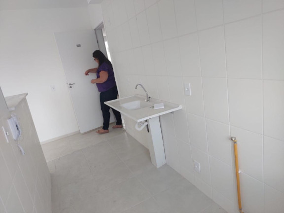Imagem Apartamento com 2 Quartos à Venda,  em Campo Grande - Rio De Janeiro