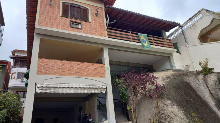 Imagem Casa com 4 Quartos à Venda, 400 m² em Itaipu - Niterói Imagem Casa com 4 Quartos à Venda, 400 m² em Itaipu - Niterói
