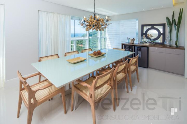 Imagem Apartamento com 4 Quartos à Venda, 238 m² em Centro - Balneário Camboriú Imagem Apartamento com 4 Quartos à Venda, 238 m² em Centro - Balneário Camboriú