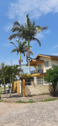 Imagem Sobrado com 6 Quartos à Venda, 294 m² em Camobi - Santa Maria