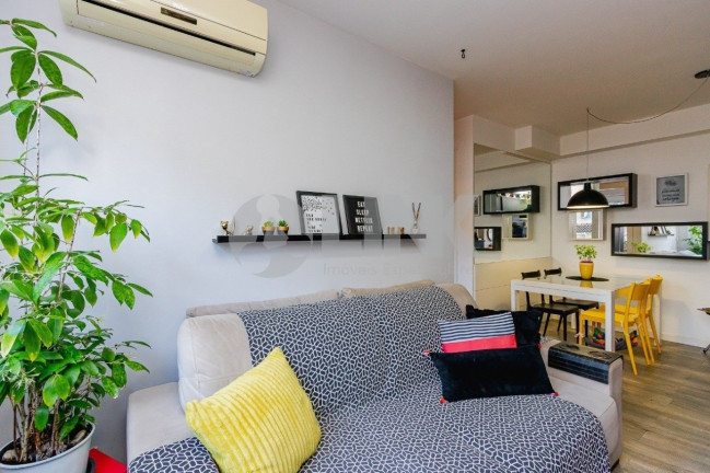 Imagem Apartamento com 2 Quartos à Venda, 58 m² em Passo Da Areia - Porto Alegre