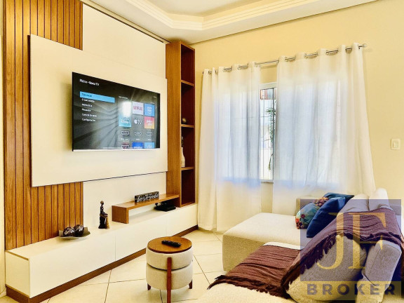 Imagem Casa com 3 Quartos para Temporada, 180 m² em Canasvieiras - Florianópolis Imagem Casa com 3 Quartos para Temporada, 180 m² em Canasvieiras - Florianópolis