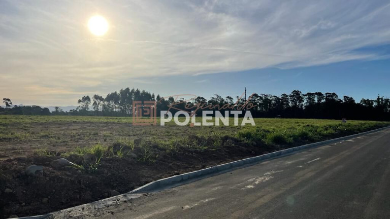Terreno à Venda, 360 m² em Primeira Linha - Criciúma