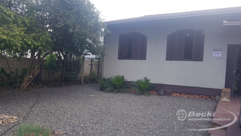 Imagem Casa com 3 Quartos à Venda, 139 m² em Petrópolis - Joinville Imagem Casa com 3 Quartos à Venda, 139 m² em Petrópolis - Joinville
