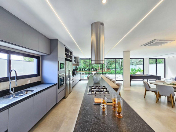 Imagem Casa com 6 Quartos à Venda, 420 m² em Riviera Módulo 11 - Bertioga Imagem Casa com 6 Quartos à Venda, 420 m² em Riviera Módulo 11 - Bertioga