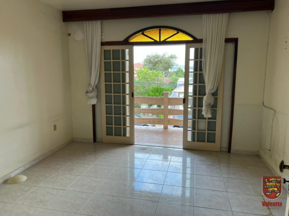 Imagem Casa com 4 Quartos à Venda, 280 m² em Balneário - Florianópolis Imagem Casa com 4 Quartos à Venda, 280 m² em Balneário - Florianópolis
