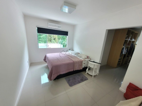 Imagem Casa com 4 Quartos à Venda, em Lagoa - Macaé Imagem Casa com 4 Quartos à Venda, em Lagoa - Macaé