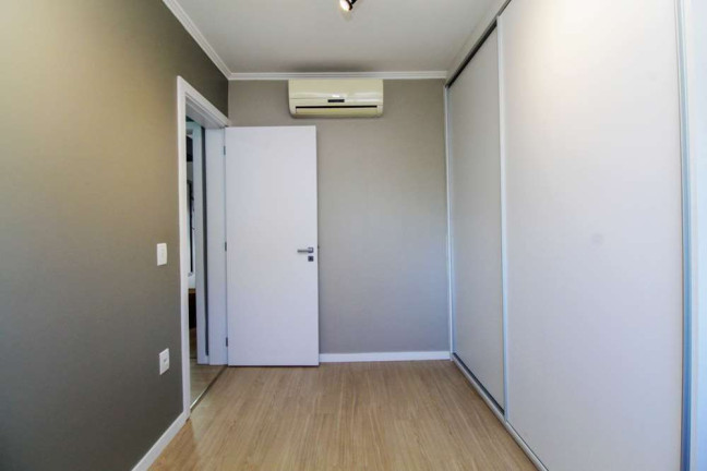 Imagem Casa com 3 Quartos à Venda,  em Hípica - Porto Alegre